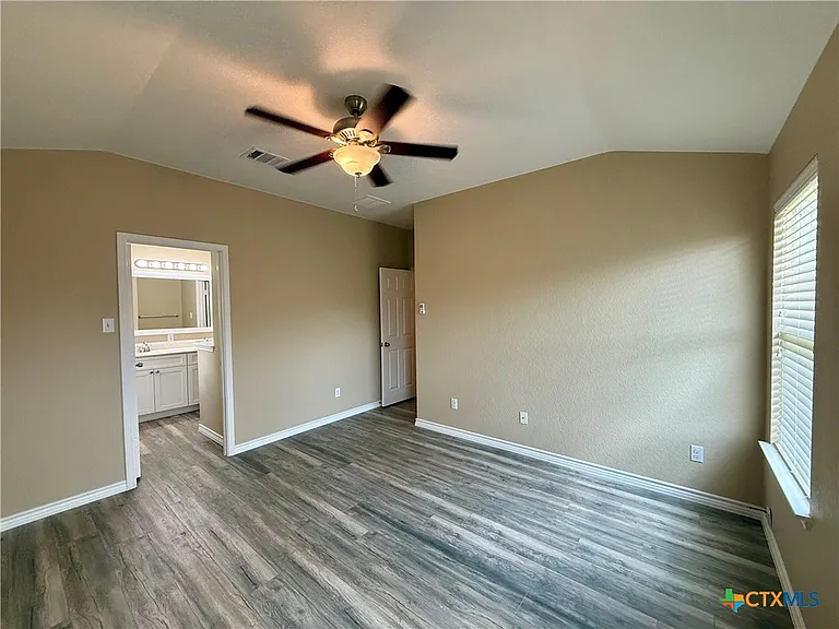 101 Salas Dr — Photo 11