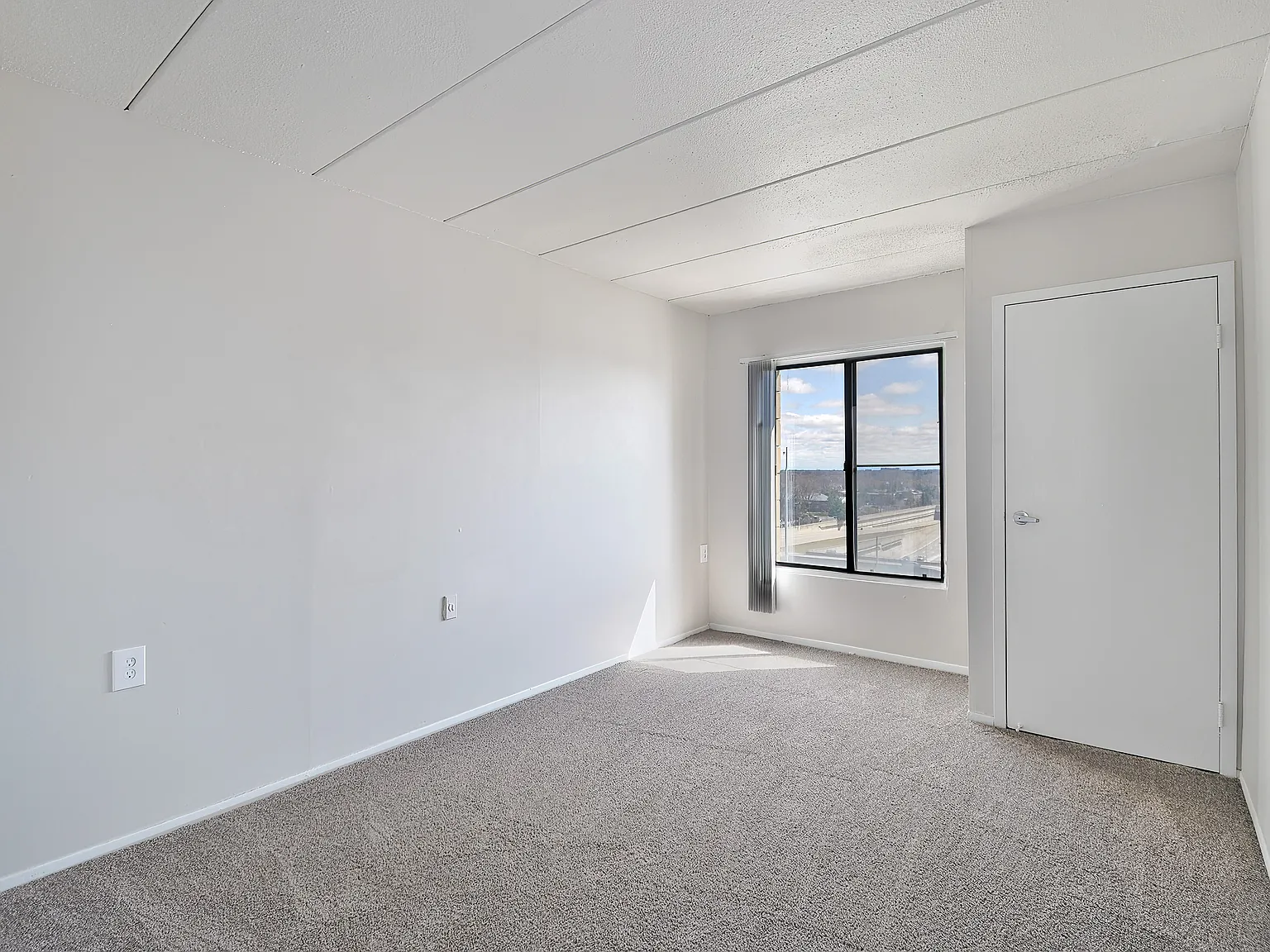 Highland Towers - Senior Living 55+ — Photo 4