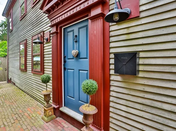 11 Boardman St, Newburyport, MA 01950