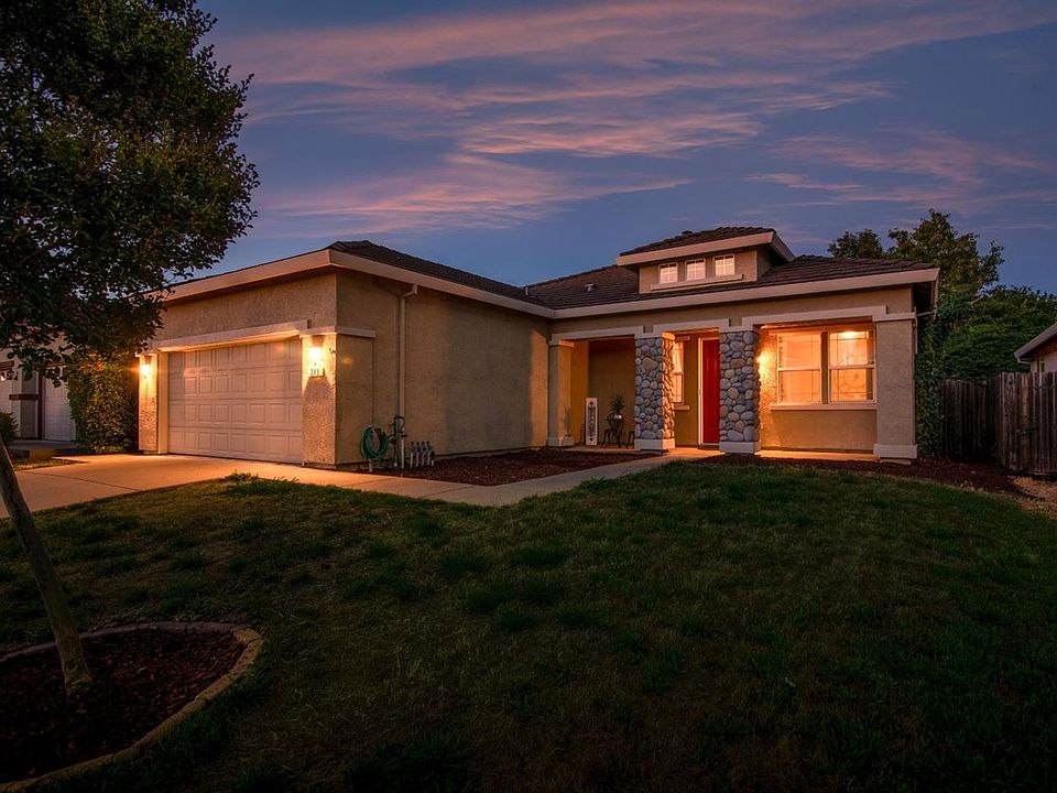 1st image of 349 Ashwood Way