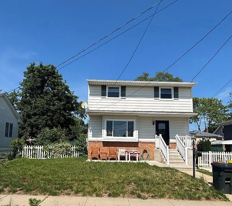 1st image of 1720 41st St