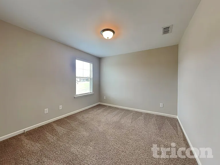 1031 Solomon Ln — Photo 11