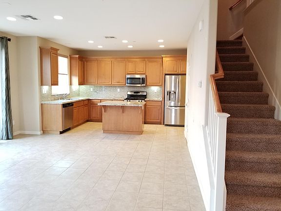 4th image of 240 Barnhill Dr