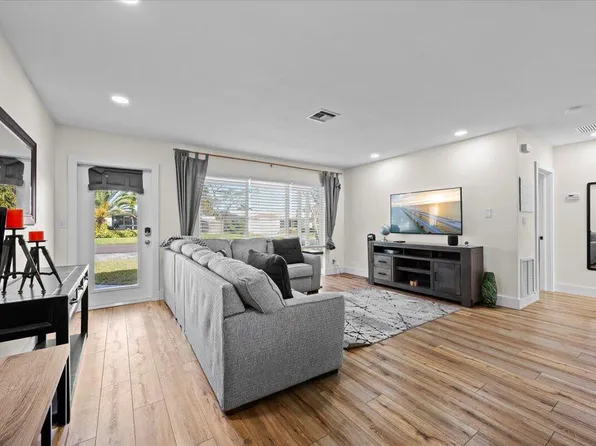 414 NE 26th Ter, Boca Raton, FL 33431