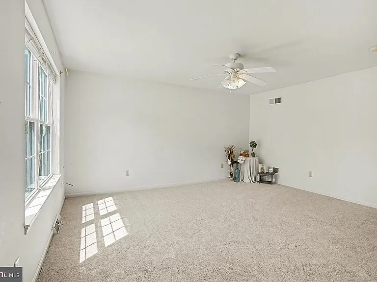 239 G St — Photo 16