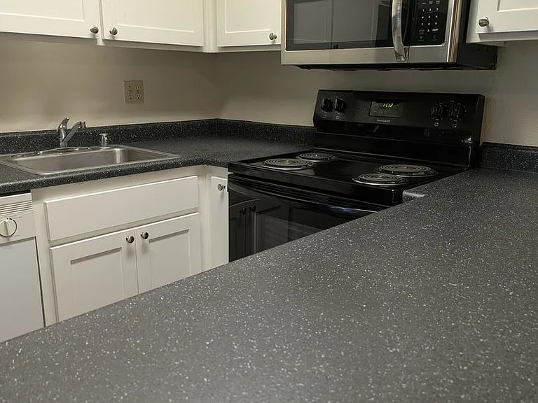 Eastlake Apartments — Photo 43