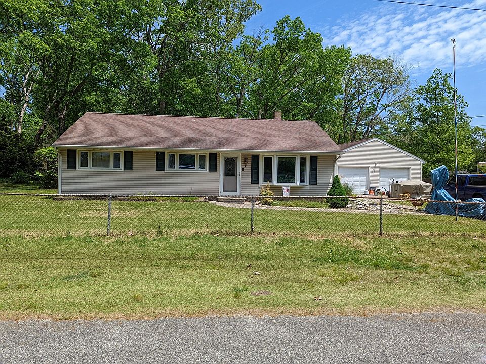 1st image of 8 Oak Ave