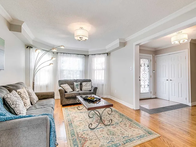 1447 Clearview Dr — Photo 4