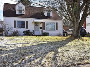 1064 Hadley Dr, Sharon, PA
