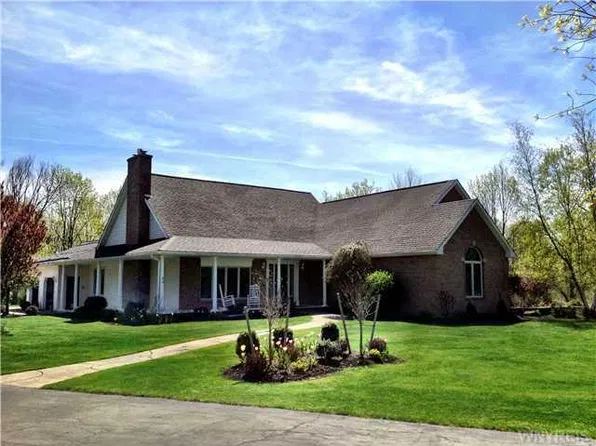 1215 Backus Rd, Derby, NY 14047