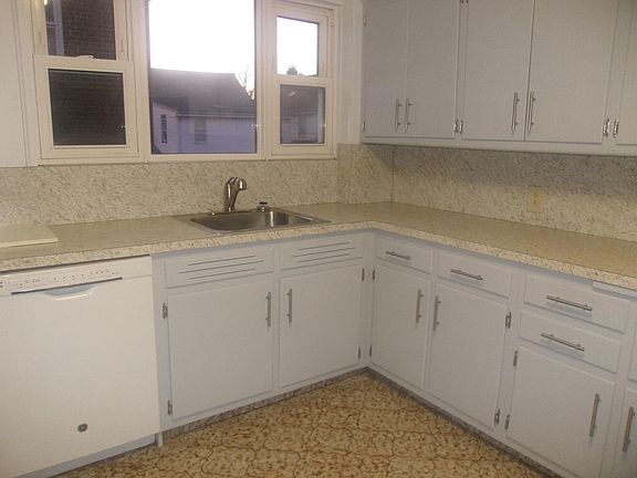 4th image of 38-07 209th St