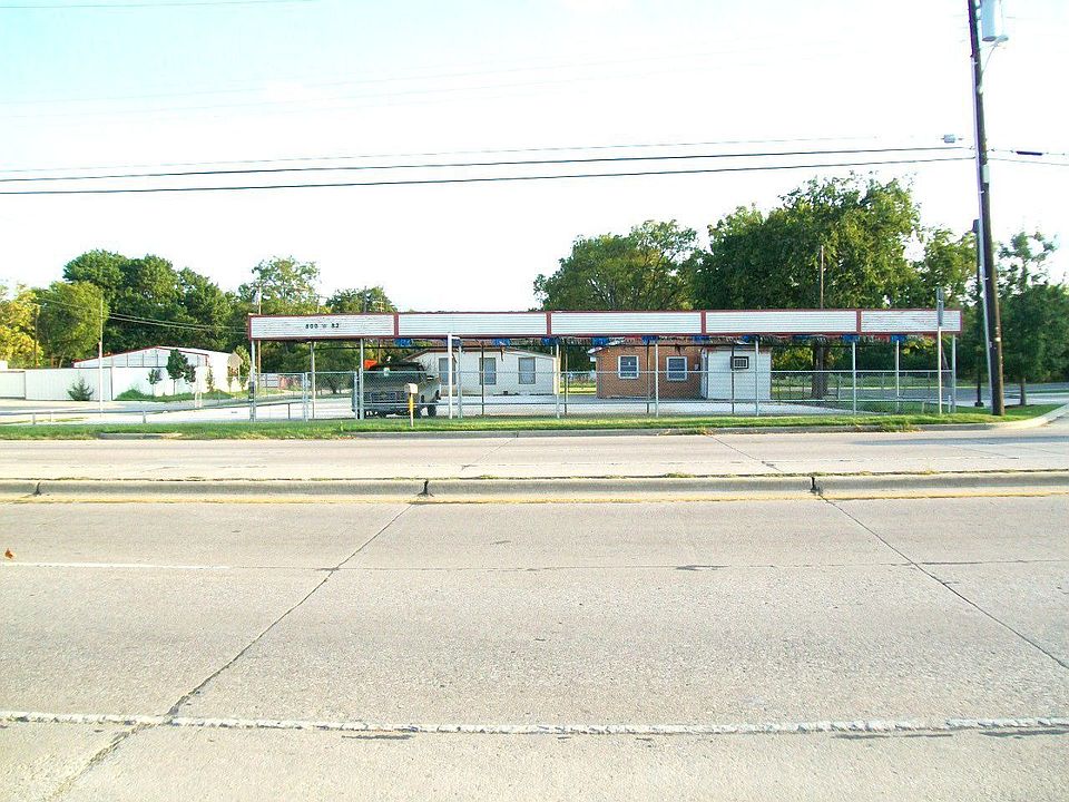 2nd image of 800 W Highway 82