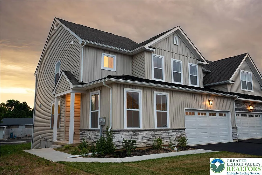 3 bed, 3.5 bath, 2030 sqft, $2,800 — Photo 4
