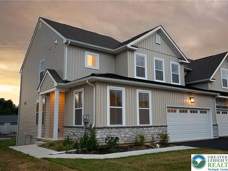 3740 Samantha Ln — Photo 4