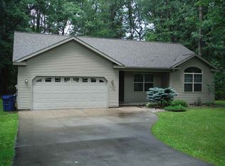 124 Pepperell Ave, Houghton Lake, MI 48629