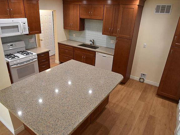 2nd image of 801 E Mendocino St #2