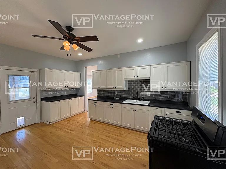 460 S Emery Ave — Photo 4