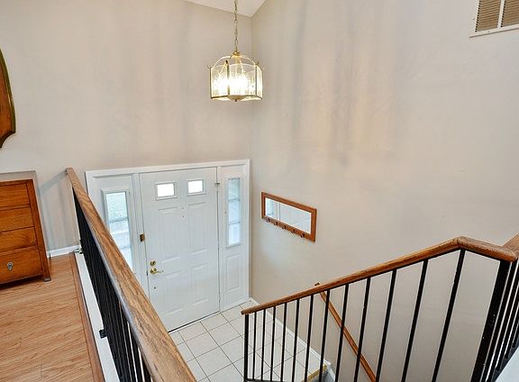 2nd image of 1143 Wilkes Ln