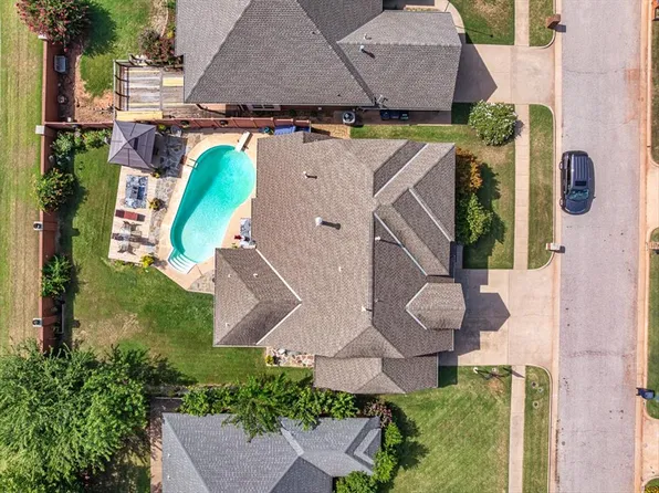 19704 Harness Ct, Edmond, OK 73012