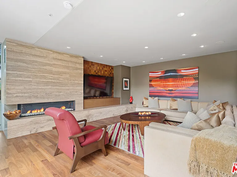 2207 Bowmont Dr — Photo 8