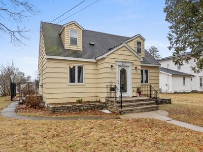 717 Oregon St, Sturgeon Bay, WI, 54235