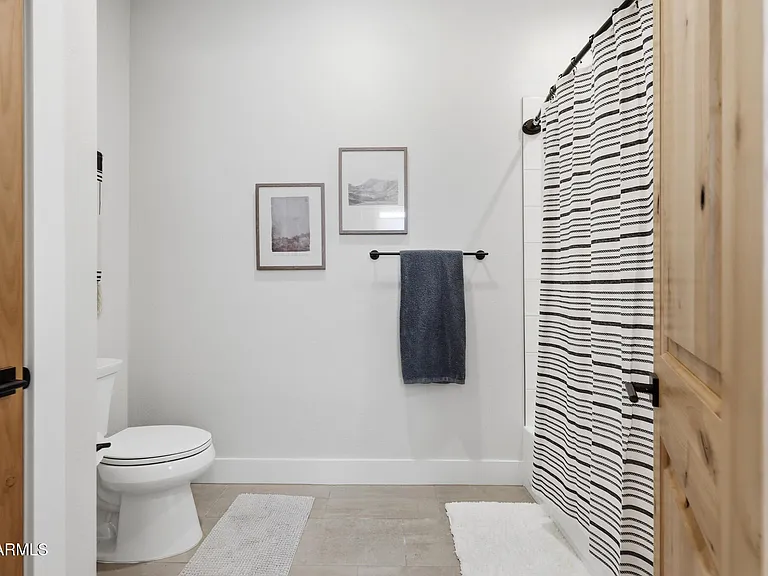 6896 E Lomas Verdes Dr — Photo 33