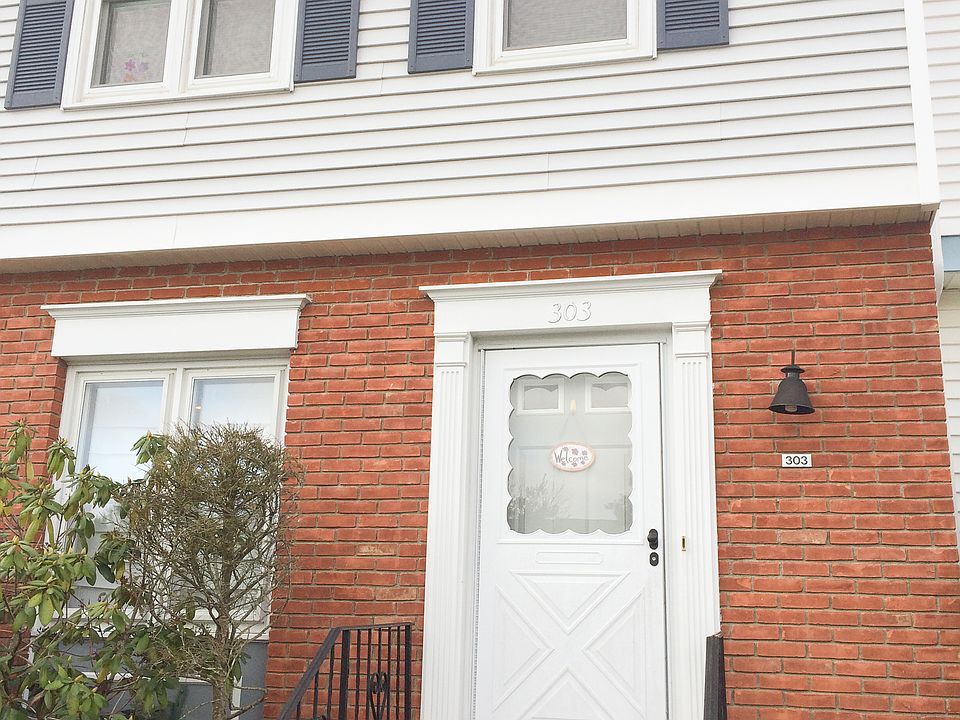 1st image of 303 Williamsburg Dr