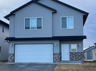7546 24th St S, Fargo, ND 58104
