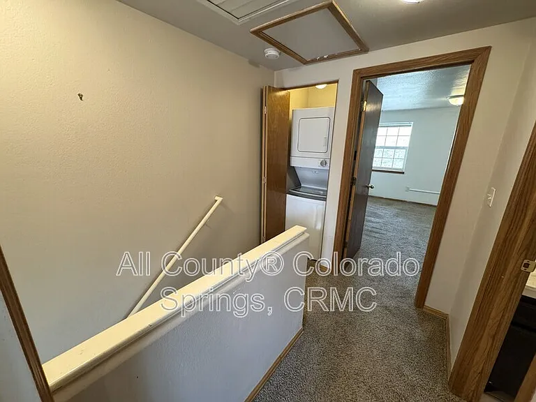 565 W Dale St — Photo 16