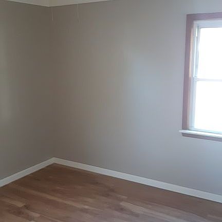 5th image of 1836 Warwick Ave
