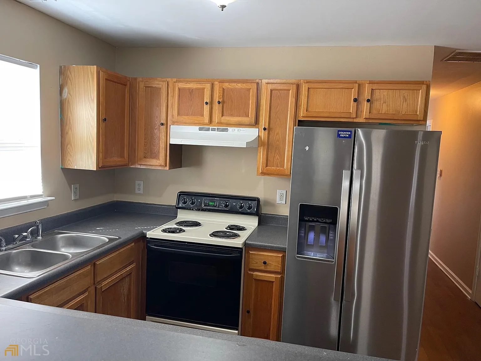 4 bed, 2.0 bath, $1,750 — Photo 2