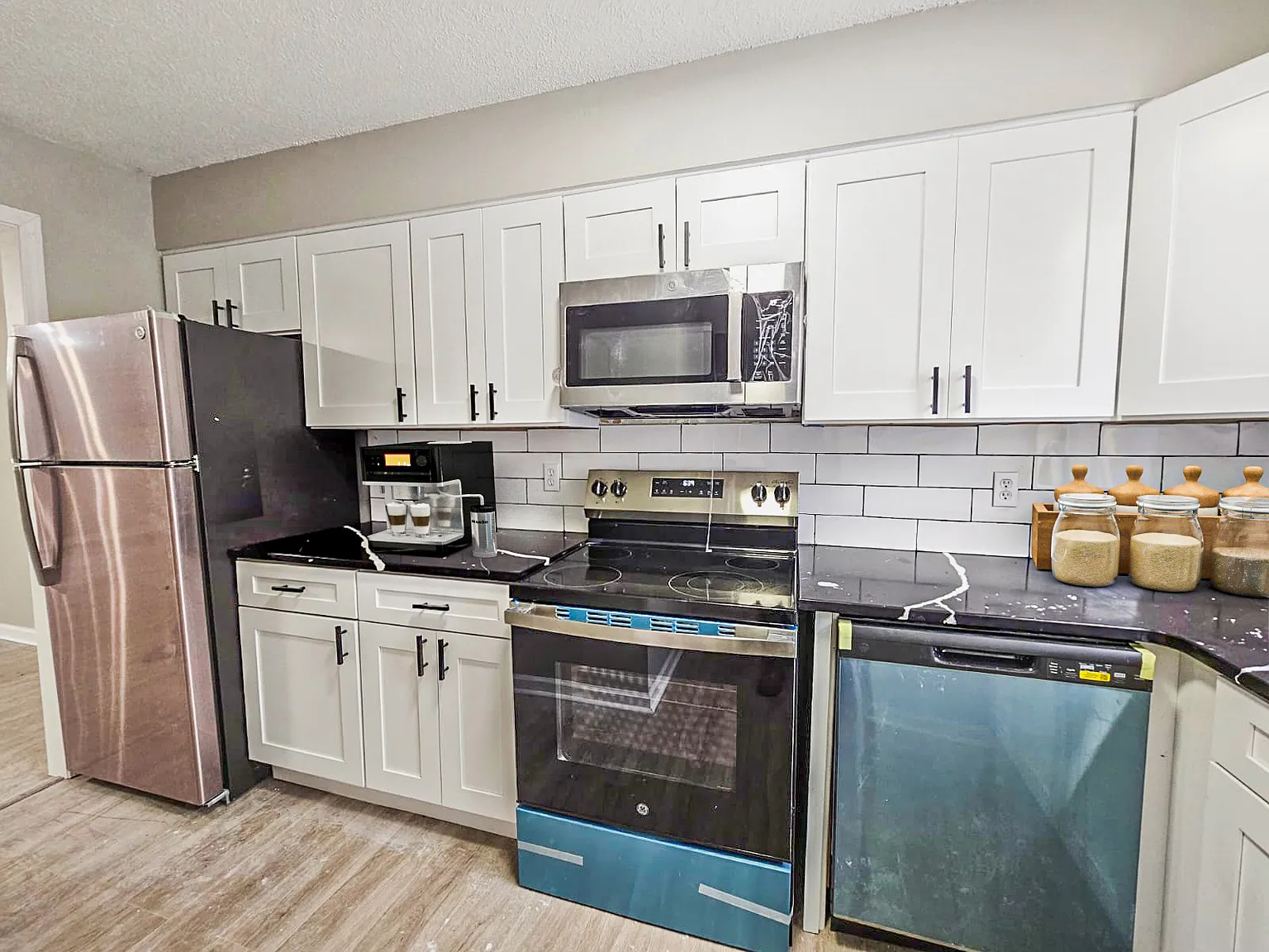 2 bed, 1.5 bath, 1100 sqft, $1,095 — Photo 3