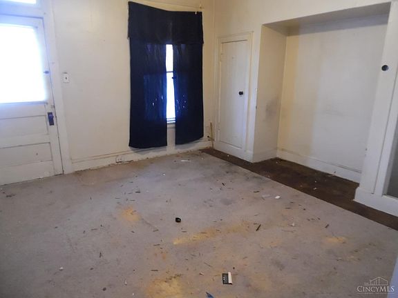 3rd image of 4813 Greenlee Ave