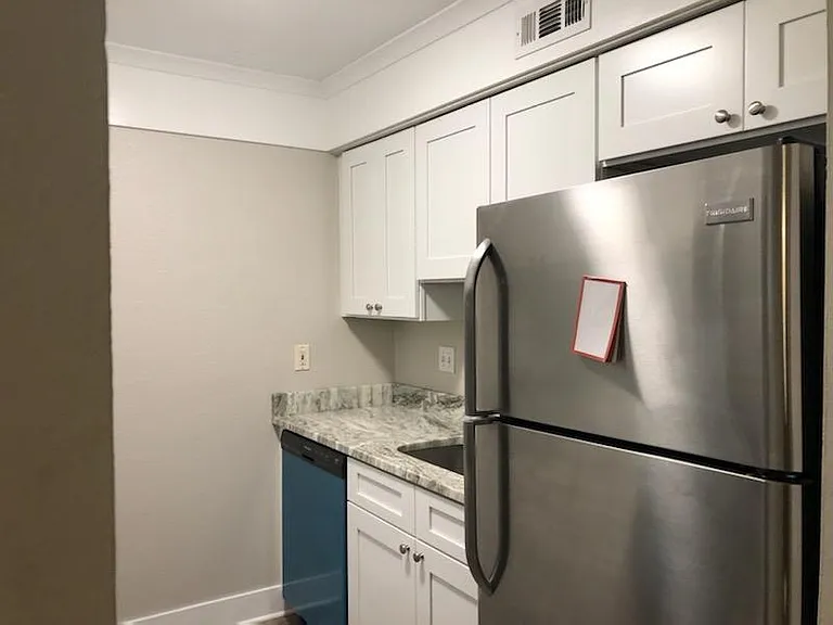 1000 Lake Of The Woods Blvd #102F — Photo 2