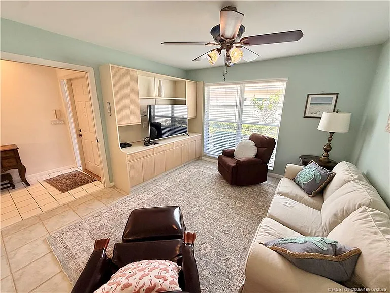 2527 SW Brookwood Ln — Photo 17