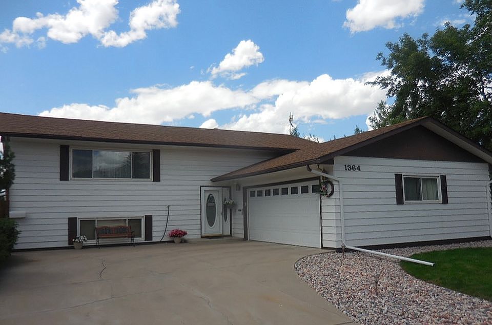1st image of 1364 N 6th St