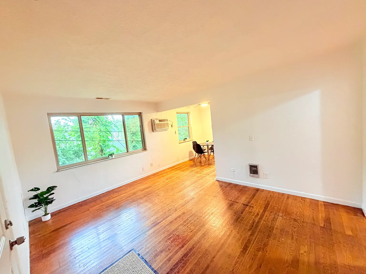 2 bed, 1000 sqft, $1,195 — Photo 4