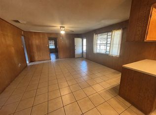 120 Juniper Dr, Palestine, TX 75803