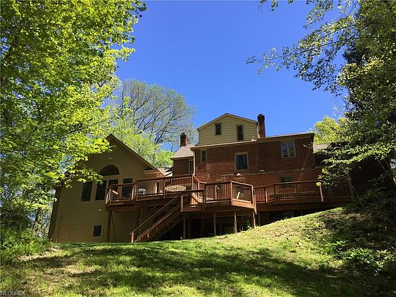 3rd image of 440 Parklawn Dr