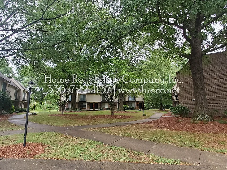 1445 Brookwood Dr #B