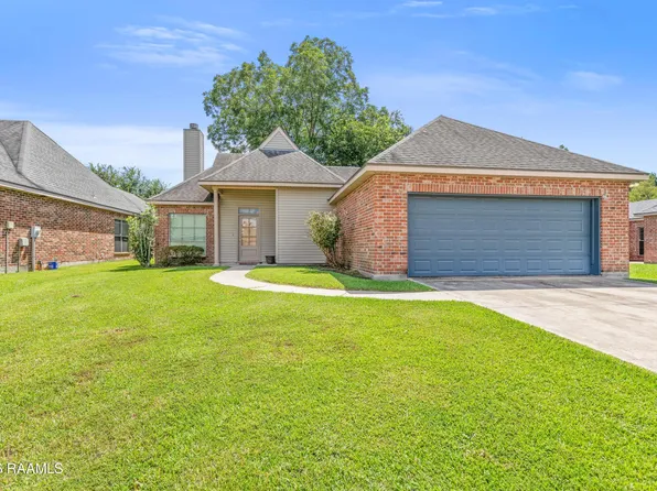 403 Blackwater River Dr, Lafayette, LA 70508