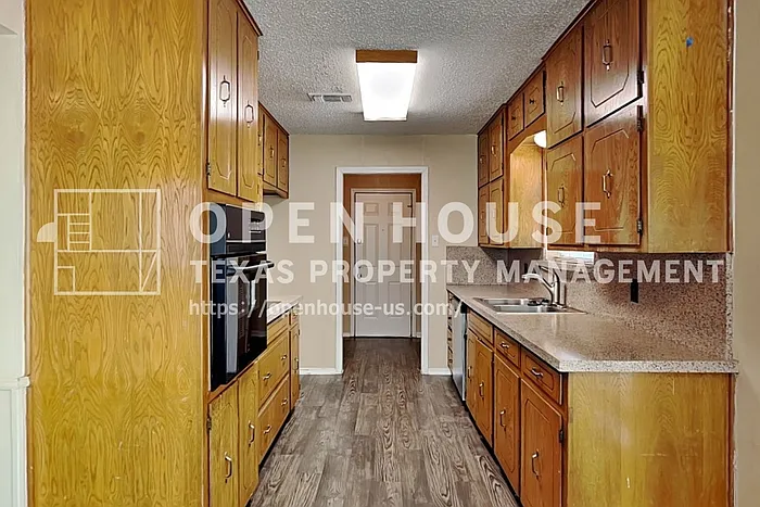 7465 Timberhill Dr — Photo 6