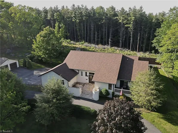 252 Deer Run, Glade Valley, NC 28627