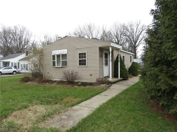 1632 School St, Lorain, OH 44055