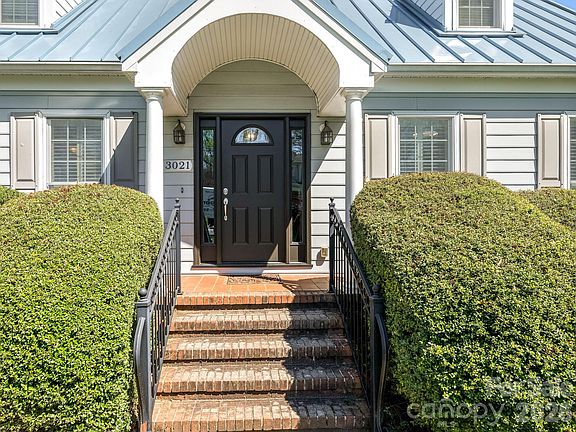 3rd image of 3021 Crosby Rd