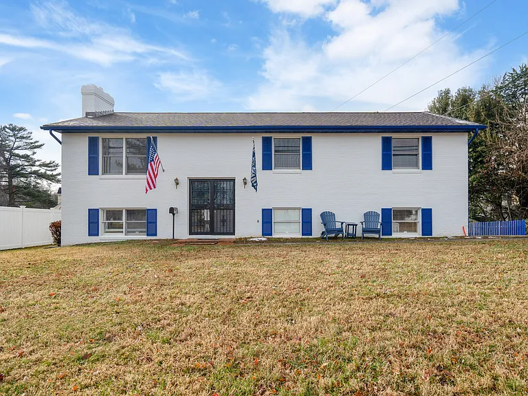 1003 Cedar Park Rd — Photo 1