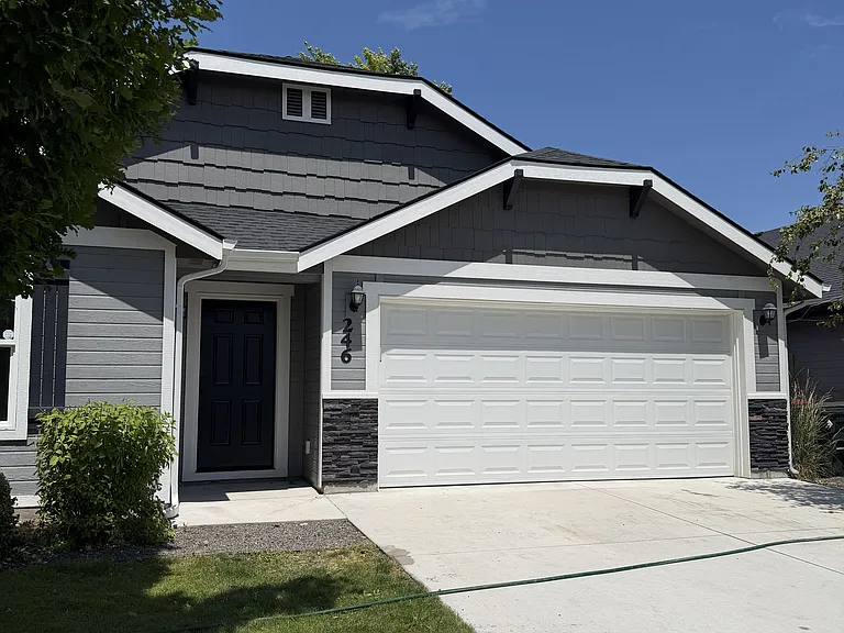 246 W Waukesha St — Photo 2
