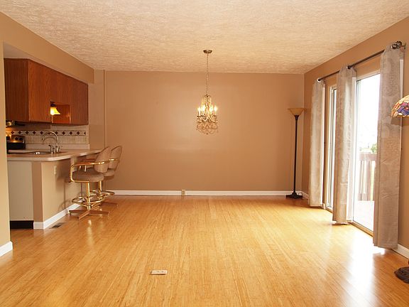 5th image of 1416 Yorktowne Dr