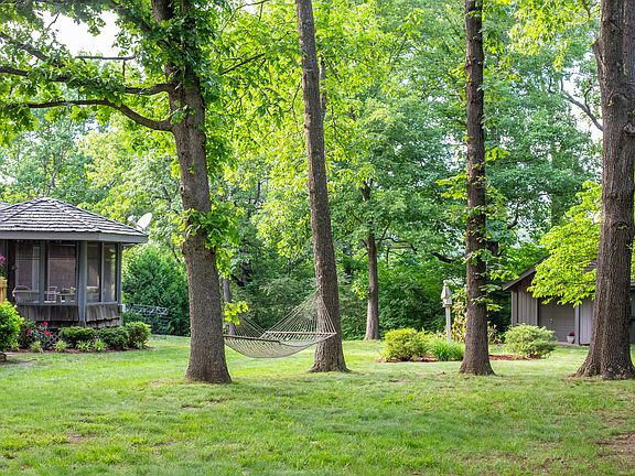 Matching outbuilding