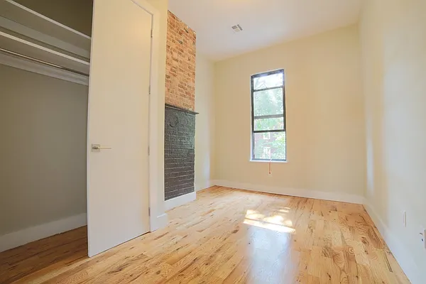 Rented by Evergreen Apartments BK | media 46